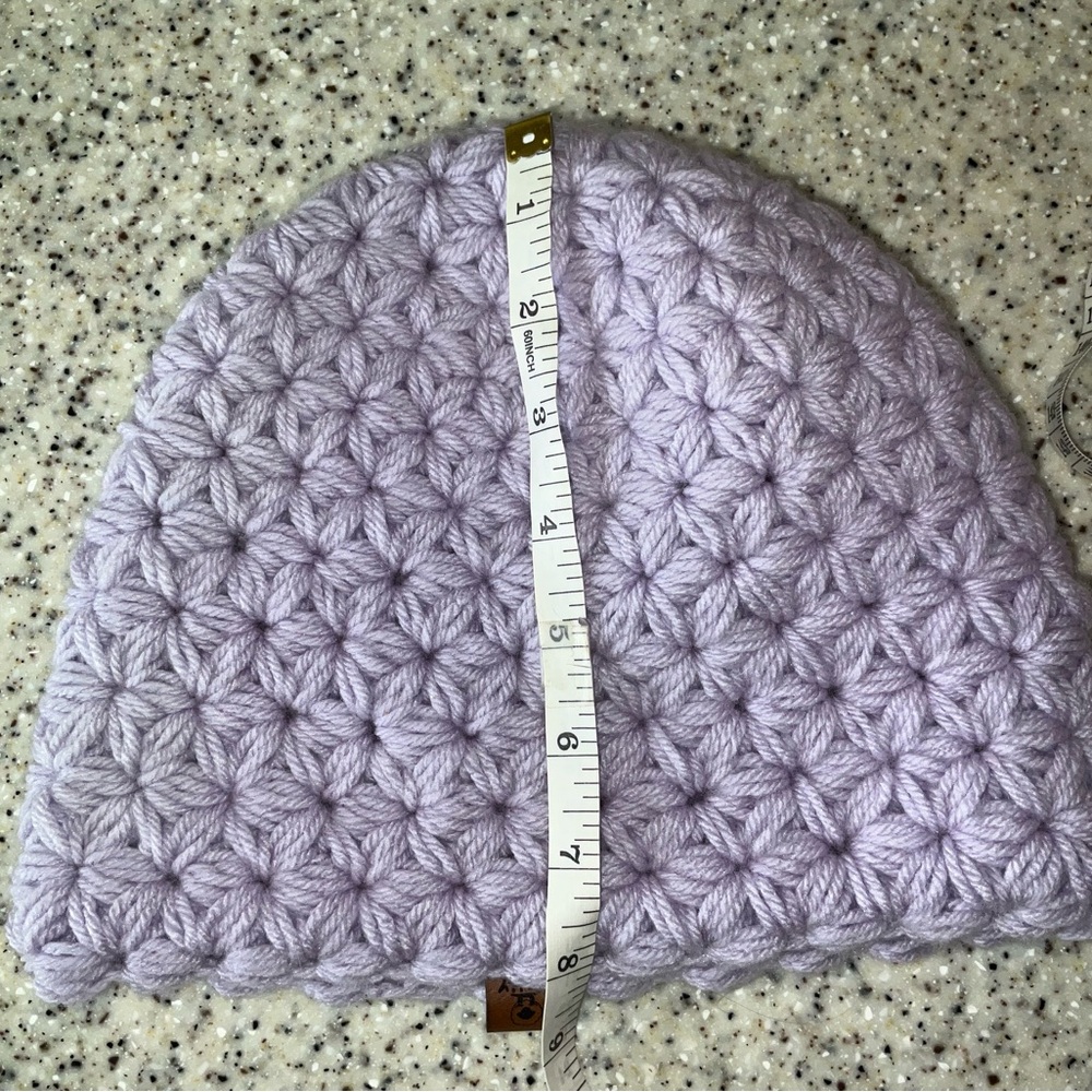 Handmade adult crochet hat in lavender with flower star jasmine design - Picture 5 of 7